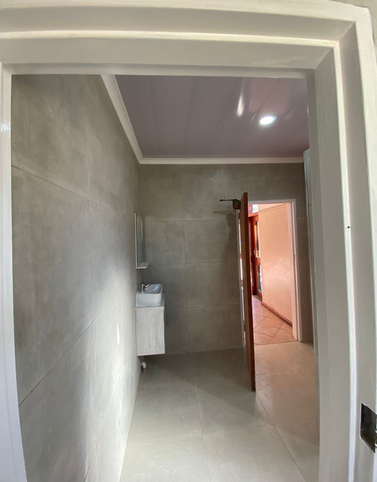Guest cloakroom tiling